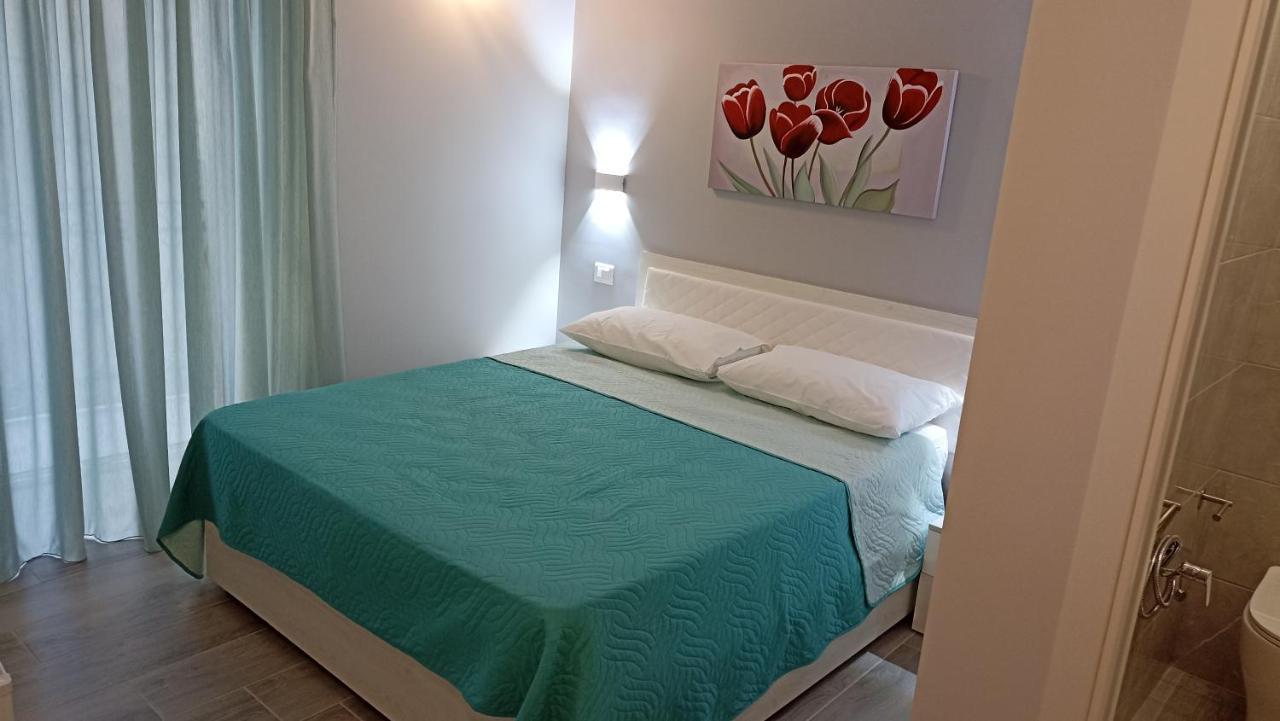 Le Vie Del Centro Bed & Breakfast Шака Екстериор снимка