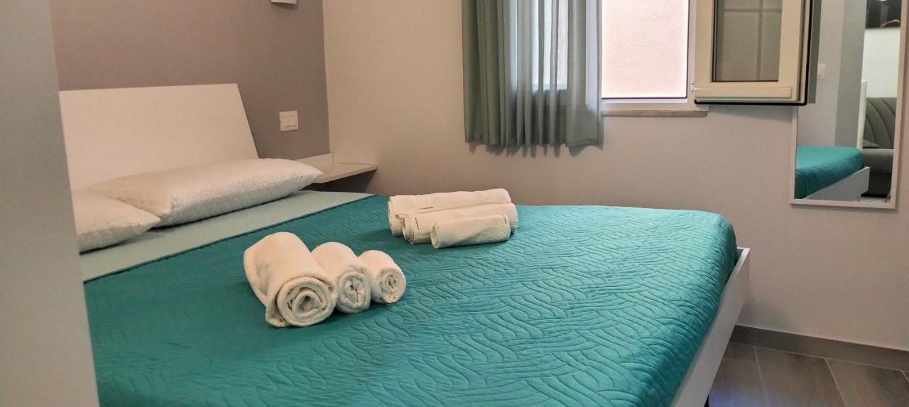 Le Vie Del Centro Bed & Breakfast Шака Екстериор снимка