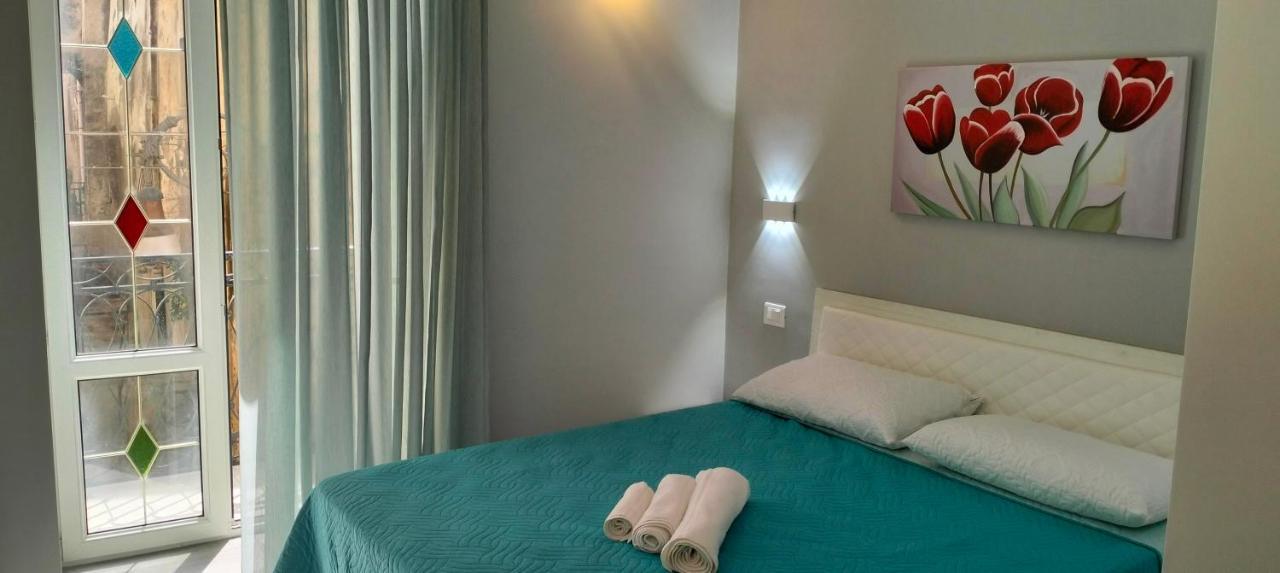 Le Vie Del Centro Bed & Breakfast Шака Екстериор снимка